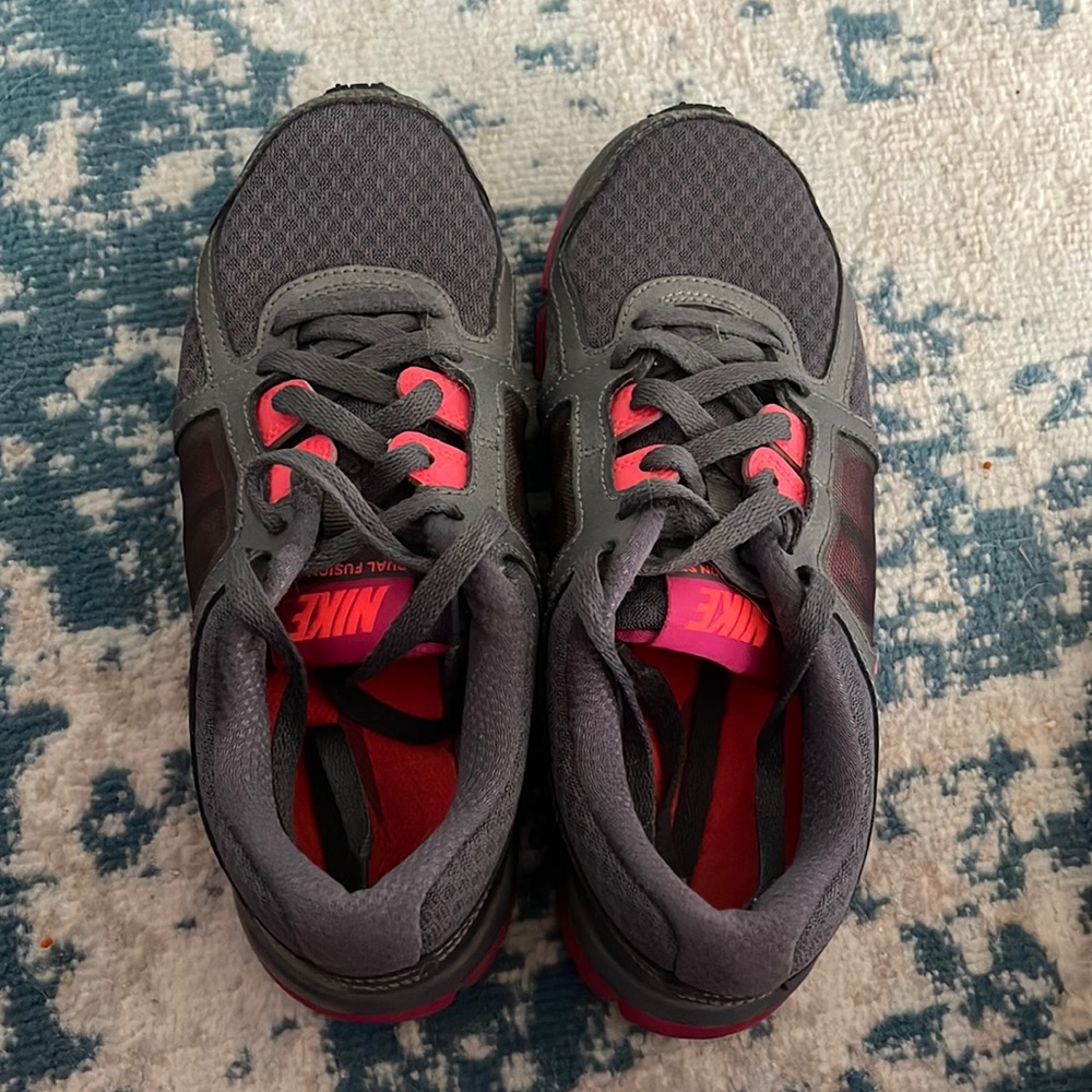 Women’s size 6.5 Nike sneakers